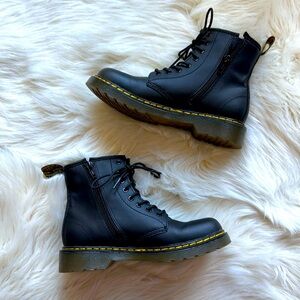 Dr Martens boots Black Kids Size US 3 Women’s Size 5 EUC